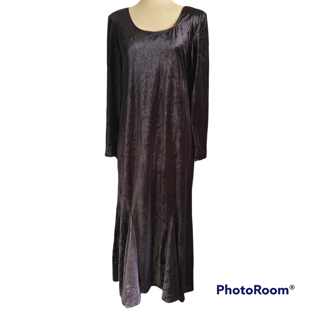 Molly Malloy evening petites Vintage black velvet, long sleeve, fit flare dress